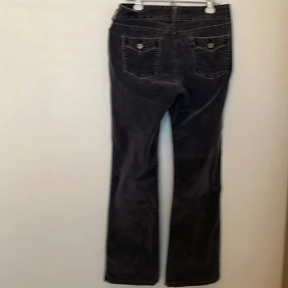 Levi’s 526 Corduroy Slender Boot Cut Pants - Picture 2 of 6